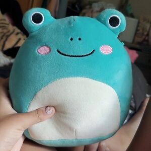 Blue frog squishmellow